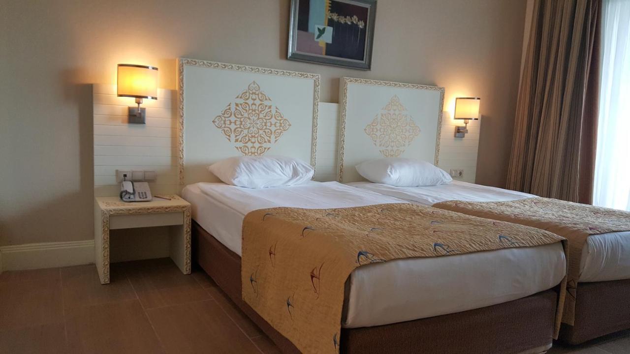 Crystal Admiral Resort Suites & Spa Kızılot Exterior foto